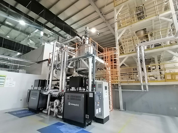 提高鋰電池隔膜的質量選擇隔膜材料模溫機，讓白油溫度恒定