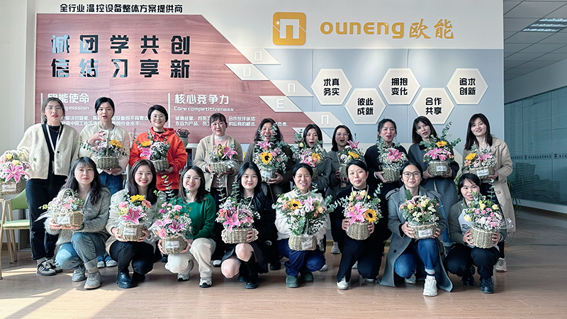 歐能機械婦女節(jié)插花活動 歐能機械婦女節(jié)插花活動