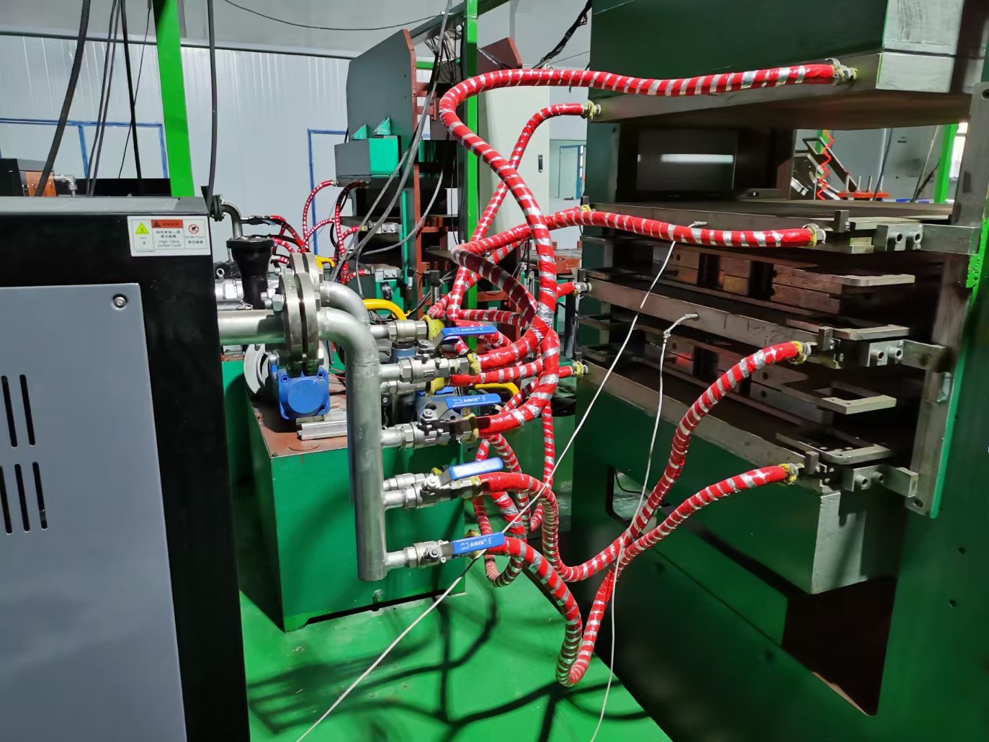 模溫機快速接頭的種類、功能及注意事項