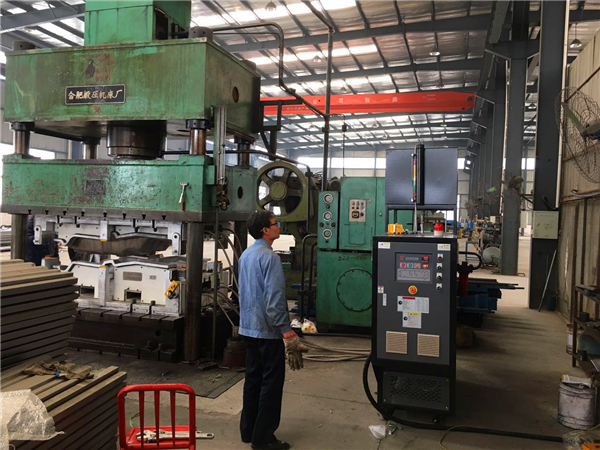 模溫機廠家哪家專業(yè)，「歐能」13年的專業(yè)給你保障