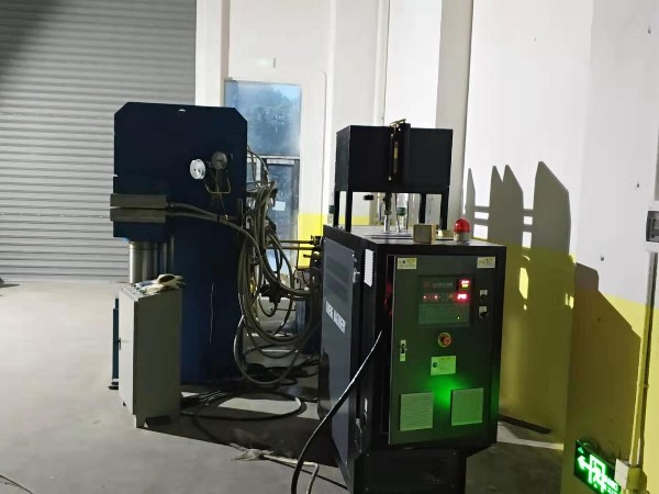 模溫機的壓力可以調節的么？歐能壓力可控模溫機