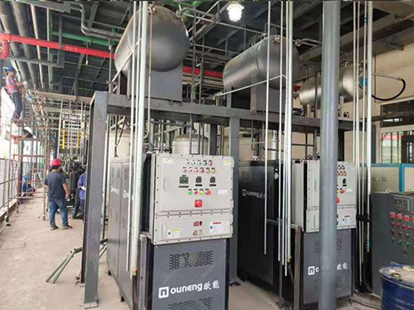 反應釜加熱油溫機為光電材料生產控溫，持久耐用