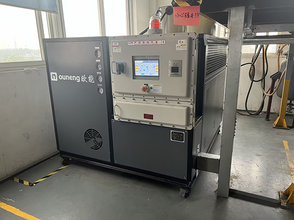 醫藥中間體半管式不銹鋼反應釜防爆電加熱油爐 醫藥中間體半管式不銹鋼反應釜防爆電加熱油爐