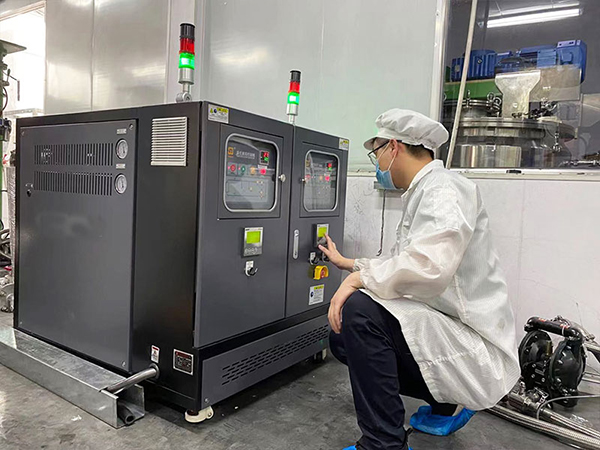 鋰離子電池電極漿料制備和涂布，攪拌機模溫機控制溫度