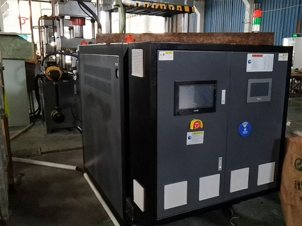 芳綸纖維防彈成型模溫機提供溫度控制，確保芳綸纖維工藝成型