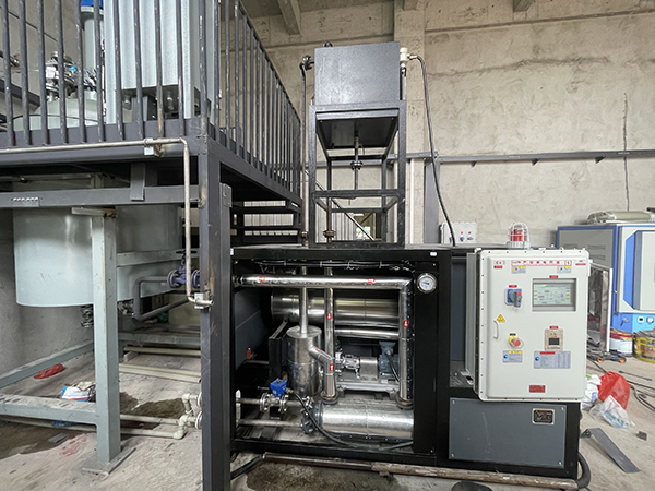 新型膜材料反應釜防爆模溫機 新型膜材料反應釜防爆模溫機